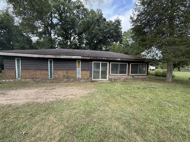 Builiding view one for 552 19Th, Otsego, MI. 49078