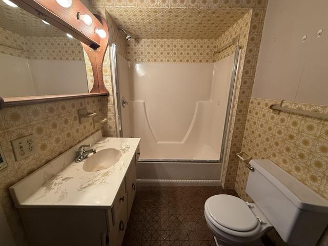 Builiding view twenty four for 552 19Th, Otsego, MI. 49078