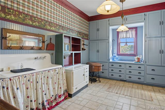 Builiding view seven for 205 Youngs, Attica, MI. 48412