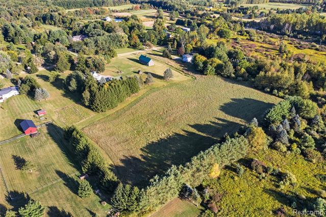 Builiding view seventy five for 205 Youngs, Attica, MI. 48412