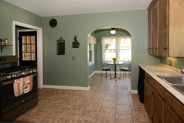 Builiding view eleven for 5287 Comstock, Kalamazoo, MI. 49048