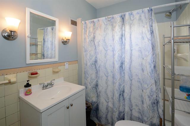 Builiding view fifteen for 5287 Comstock, Kalamazoo, MI. 49048