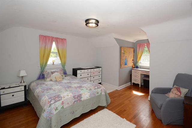 Builiding view nineteen for 5287 Comstock, Kalamazoo, MI. 49048