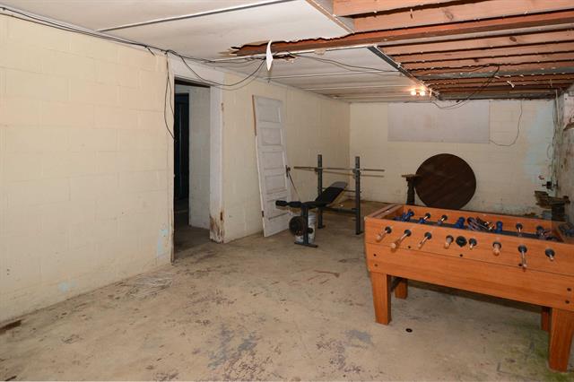 Builiding view twenty three for 5287 Comstock, Kalamazoo, MI. 49048