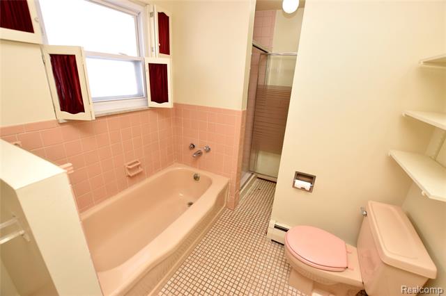 Builiding view fourteen for 215 Park View, Lake Orion, MI. 48362