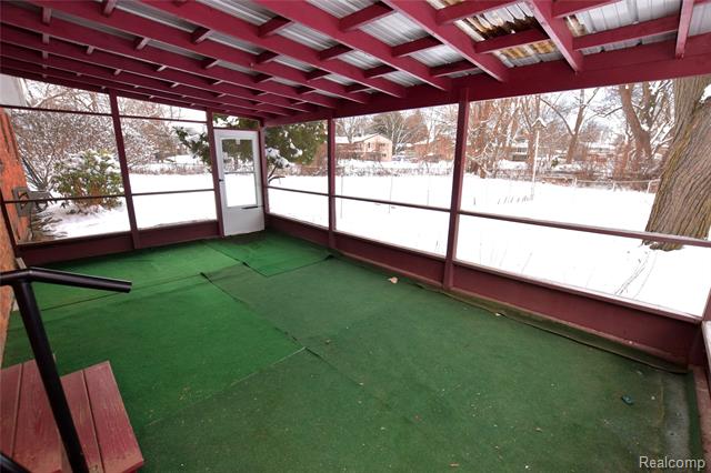 Builiding view nine for 215 Park View, Lake Orion, MI. 48362