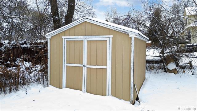 Builiding view nineteen for 215 Park View, Lake Orion, MI. 48362