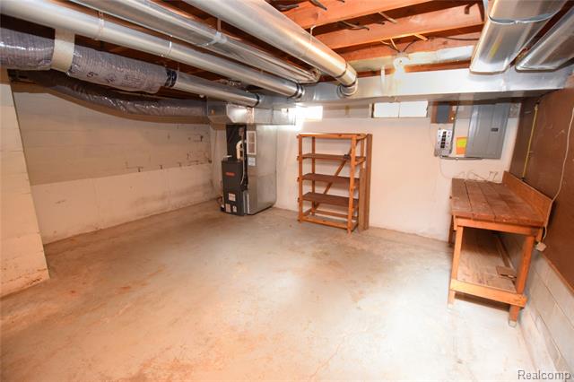 Builiding view seventeen for 215 Park View, Lake Orion, MI. 48362