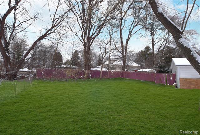 Builiding view twenty two for 215 Park View, Lake Orion, MI. 48362