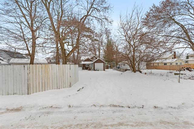 Builiding view fourteen for 76 Budlong, Hillsdale, MI. 49242