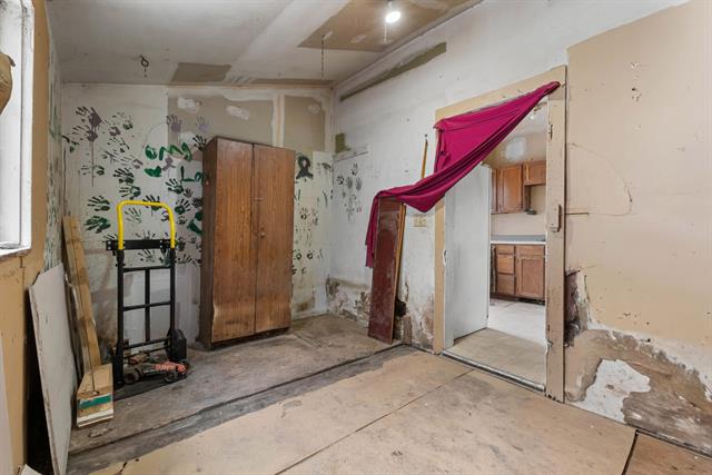 Builiding view seventeen for 76 Budlong, Hillsdale, MI. 49242