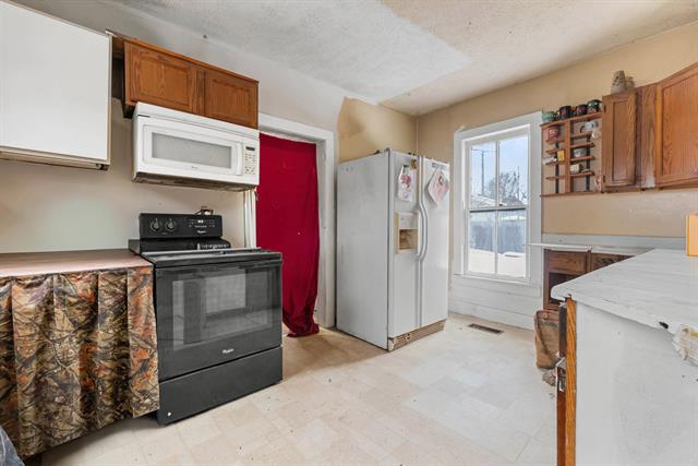 Builiding view six for 76 Budlong, Hillsdale, MI. 49242