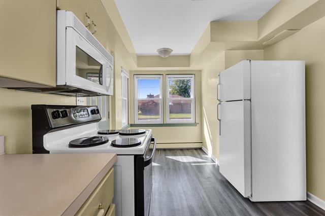 Builiding view nine for 1302 Elmwood, Jackson, MI. 49203