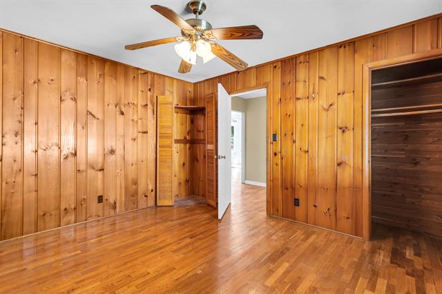 Builiding view sixteen for 1302 Elmwood, Jackson, MI. 49203