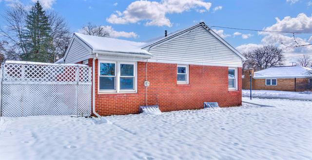 Builiding view twenty nine for 1302 Elmwood, Jackson, MI. 49203