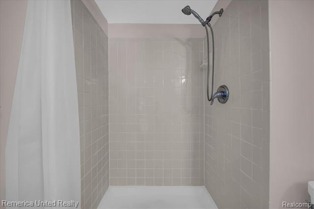 Builiding view eighteen for 19201 Surrey, Northville, MI. 48167