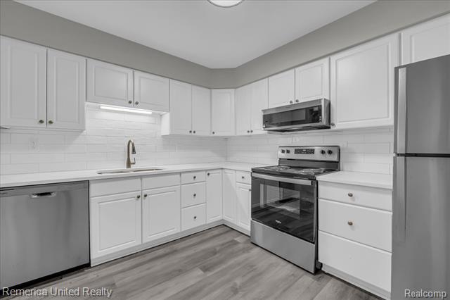 Builiding view one for 19201 Surrey, Northville, MI. 48167