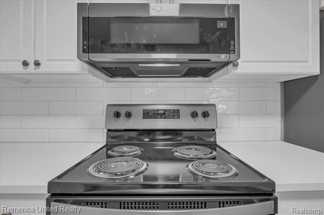 Builiding view seven for 19201 Surrey, Northville, MI. 48167