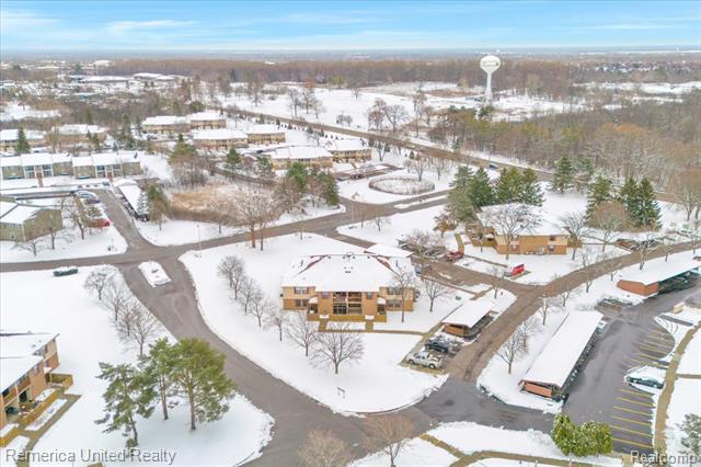 Builiding view thirty one for 19201 Surrey, Northville, MI. 48167