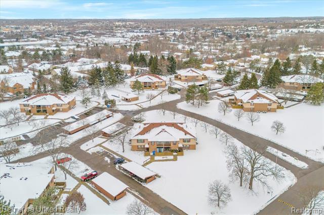 Builiding view thirty three for 19201 Surrey, Northville, MI. 48167