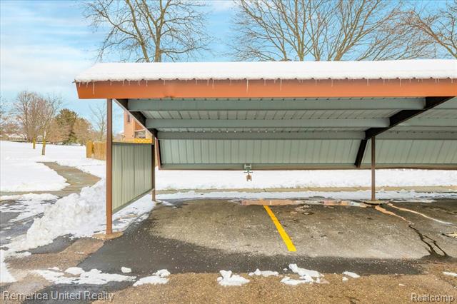 Builiding view twenty five for 19201 Surrey, Northville, MI. 48167