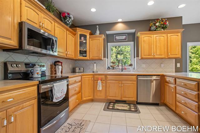 Builiding view twenty four for 2586 Marble, Zeeland, MI. 49464