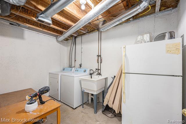 Builiding view fourteen for 4899 Green, Utica, MI. 48317