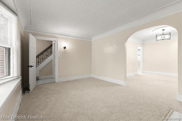 Builiding view eight for 17180 Kentucky, Detroit, MI. 48221