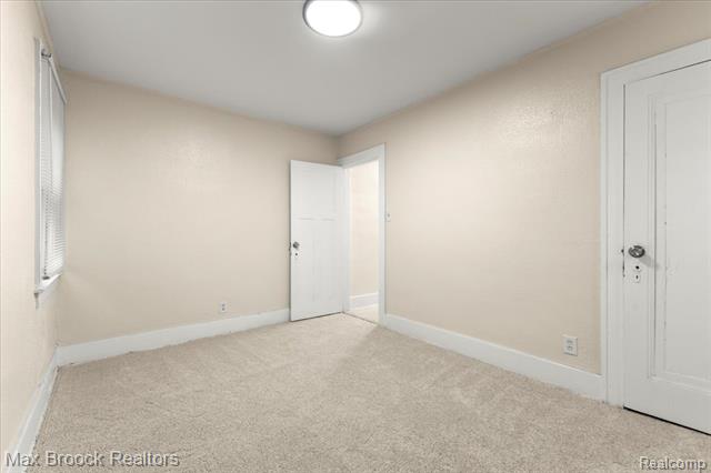 Builiding view forty two for 17180 Kentucky, Detroit, MI. 48221