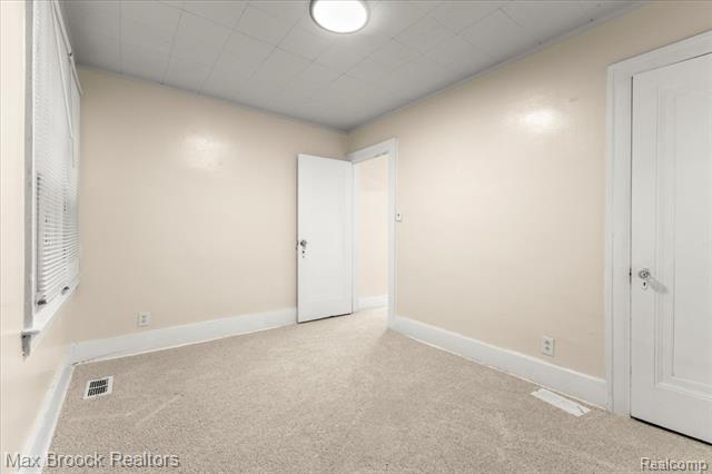 Builiding view nineteen for 17180 Kentucky, Detroit, MI. 48221