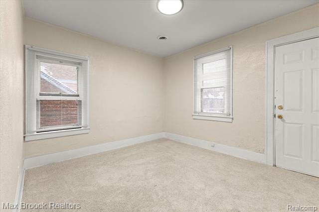 Builiding view thirty nine for 17180 Kentucky, Detroit, MI. 48221