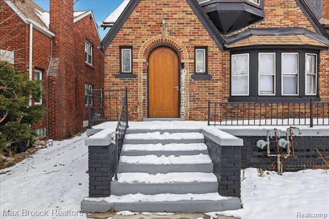 Builiding view three for 17180 Kentucky, Detroit, MI. 48221