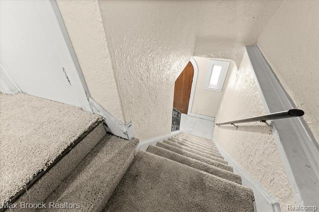 Builiding view twenty five for 17180 Kentucky, Detroit, MI. 48221