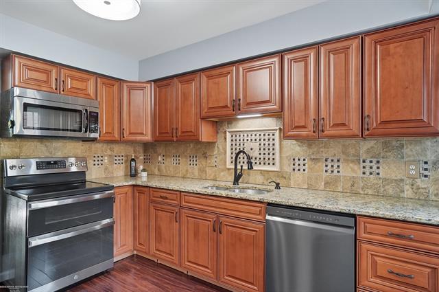 Builiding view sixteen for 15774 Golfview, Riverview, MI. 48193