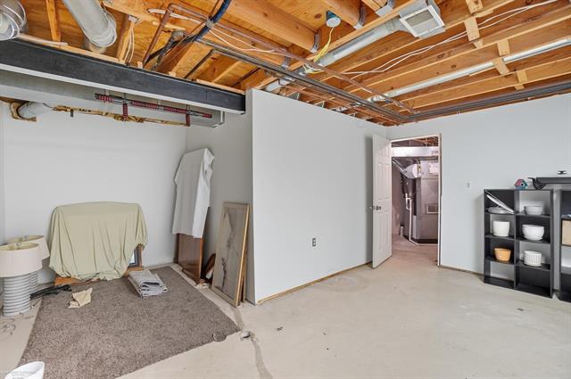 Builiding view thirty five for 15774 Golfview, Riverview, MI. 48193