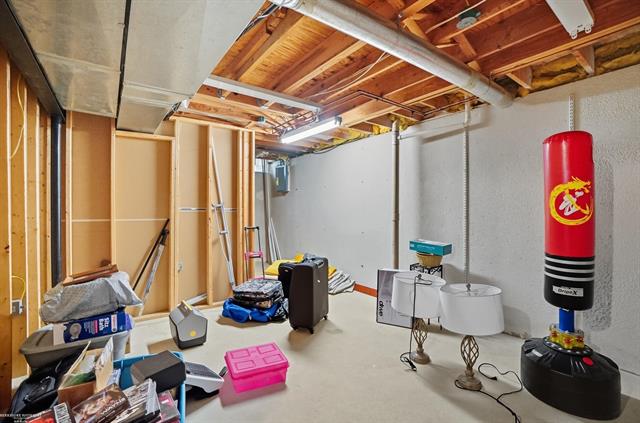 Builiding view thirty six for 15774 Golfview, Riverview, MI. 48193