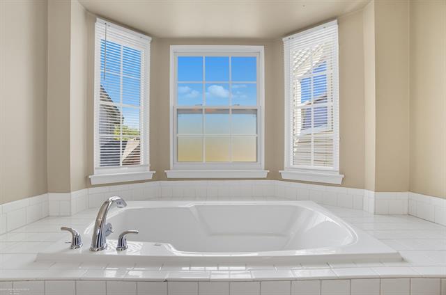 Builiding view thirty three for 15774 Golfview, Riverview, MI. 48193