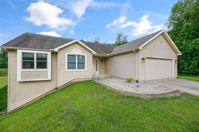 front view for 17843 Williamsville Street, Cassopolis, Mi. 49031