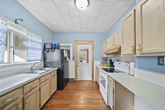 Builiding view sixteen for 206 Marshall St, Brooklyn, MI. 49230