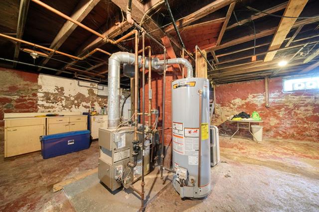 Builiding view thirty nine for 206 Marshall St, Brooklyn, MI. 49230