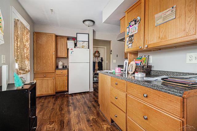 Builiding view nineteen for 708 Harrison, Monroe, MI. 48161