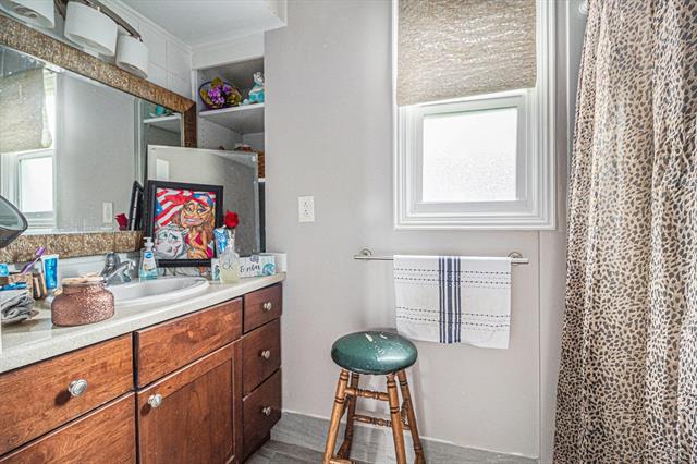 Builiding view twenty one for 708 Harrison, Monroe, MI. 48161