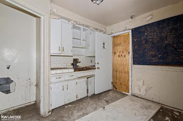 Builiding view five for 12641 Kelly, Detroit, MI. 48224