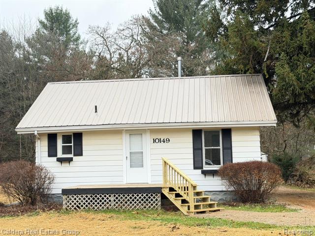 Builiding view one for 10149 Seymour, Montrose, MI. 48457