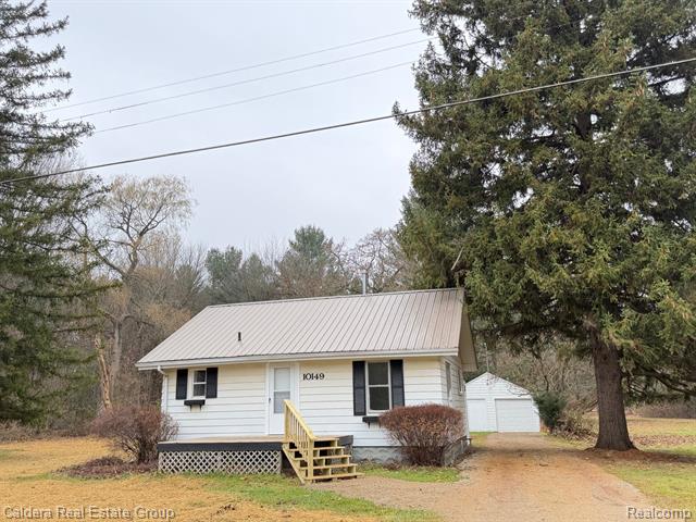 Builiding view seventeen for 10149 Seymour, Montrose, MI. 48457