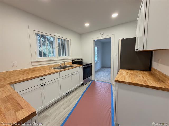 Builiding view two for 10149 Seymour, Montrose, MI. 48457