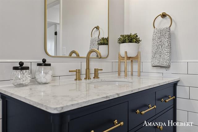 Builiding view thirty two for 5106 Bridle Creek, Grand Rapids, MI. 49508