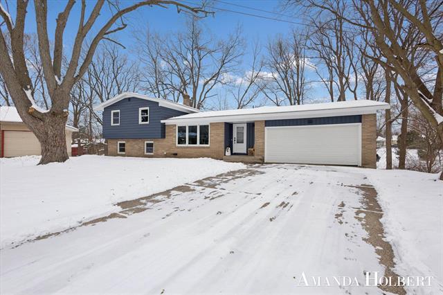 Builiding view three for 5106 Bridle Creek, Grand Rapids, MI. 49508