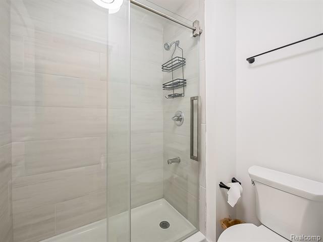 Builiding view thirty three for 4054 Jayden, Sterling Heights, MI. 48314