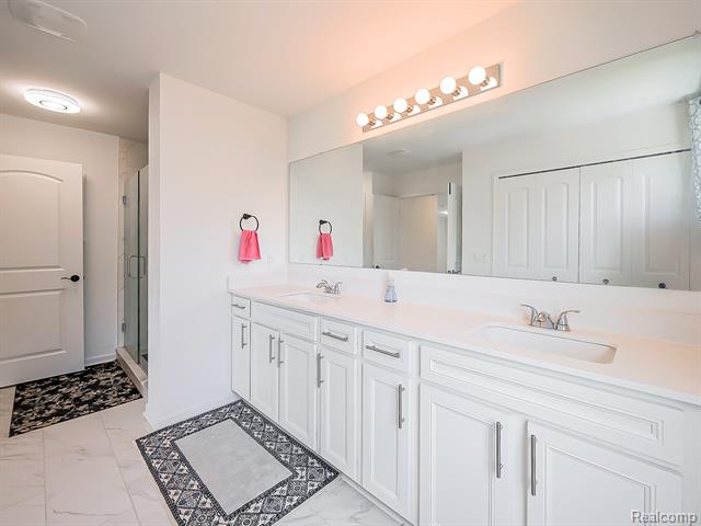 Builiding view twenty four for 4054 Jayden, Sterling Heights, MI. 48314